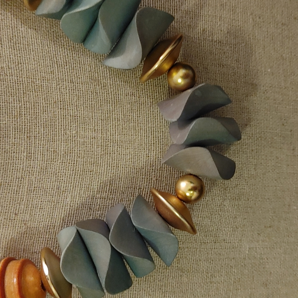 Necklace - Picture 2 of 4